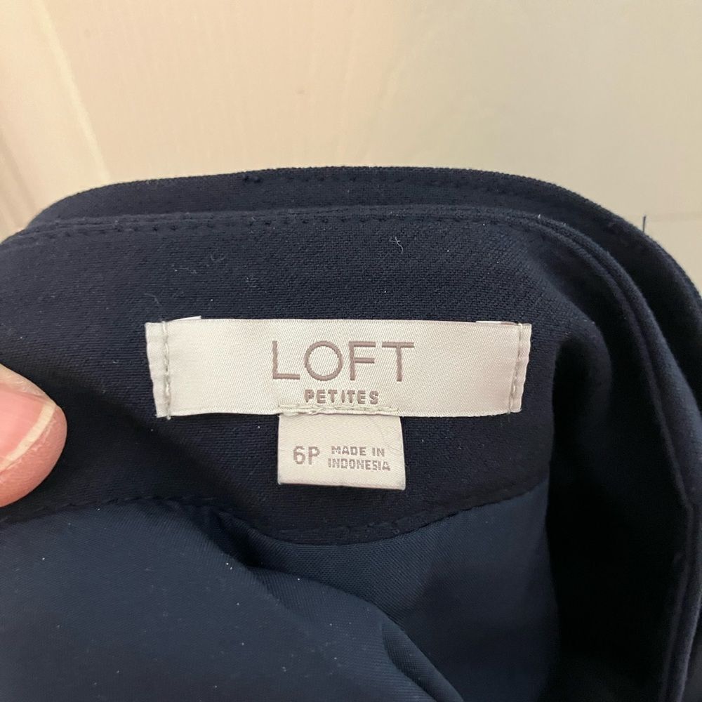 Loft, navy blue, fully lined, mini skirt, size 6P, excellent condition - Picture 5 of 6